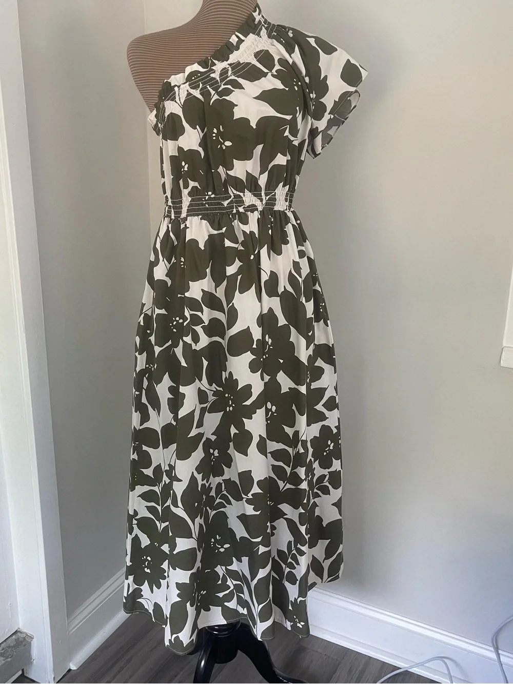 J Crew One-Shoulder Floral Midi Dress in Olive and White Cotton size S - Picture 1 of 9